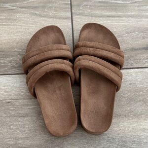 Varley slide sandals